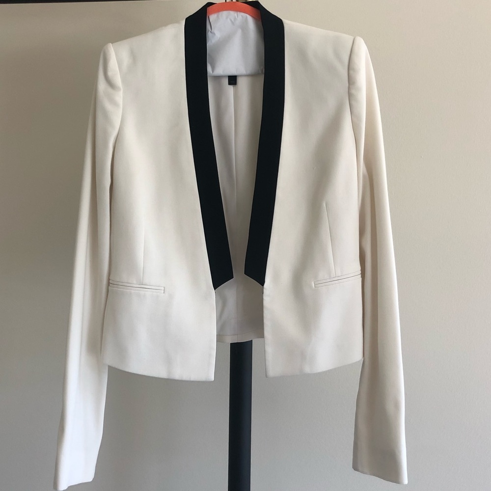 BCBGMAXAZRIA Tuxedo Style White & Black Blazer
